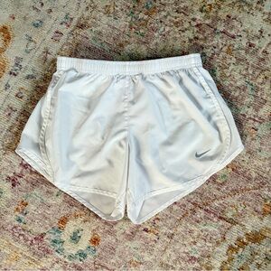 Nike Girls' Dry Tempo Running Shorts - medium